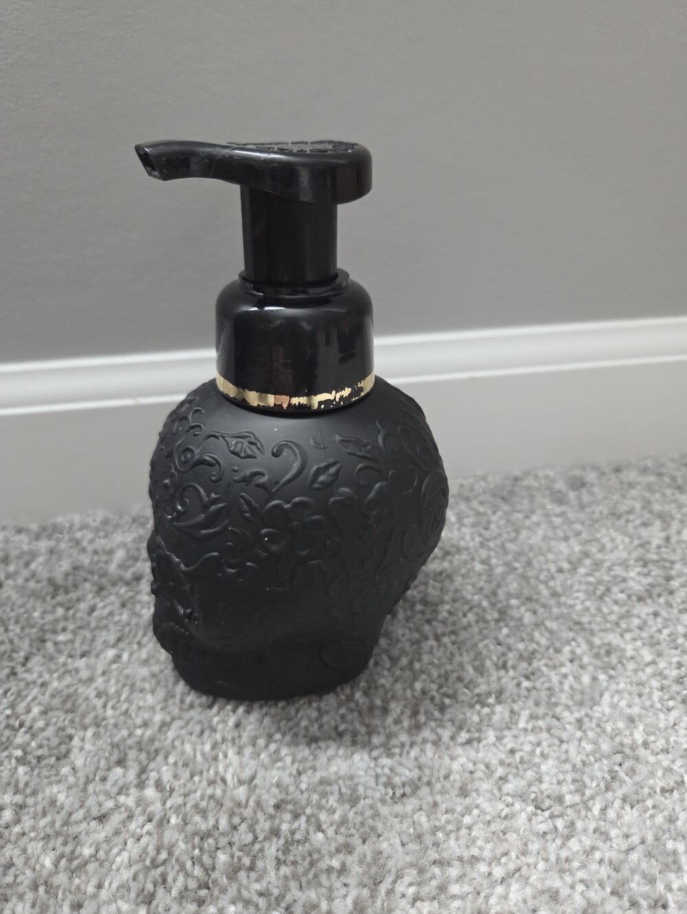 Black Skull Foaming Soap Dispenser - Picture 8 of 8